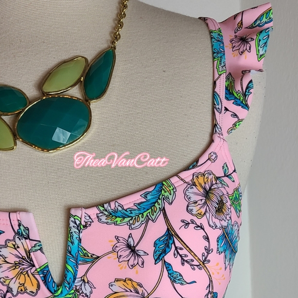 No boundaries pink floral vintage style ruffles ruched butt 2 pieces bikini set - Picture 4 of 10